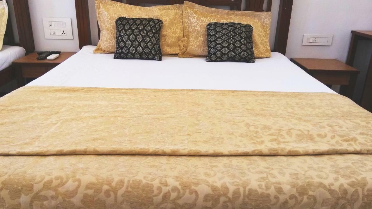 Hotel Carlton - Behind Taj Mahal Palace Colaba Mumbai