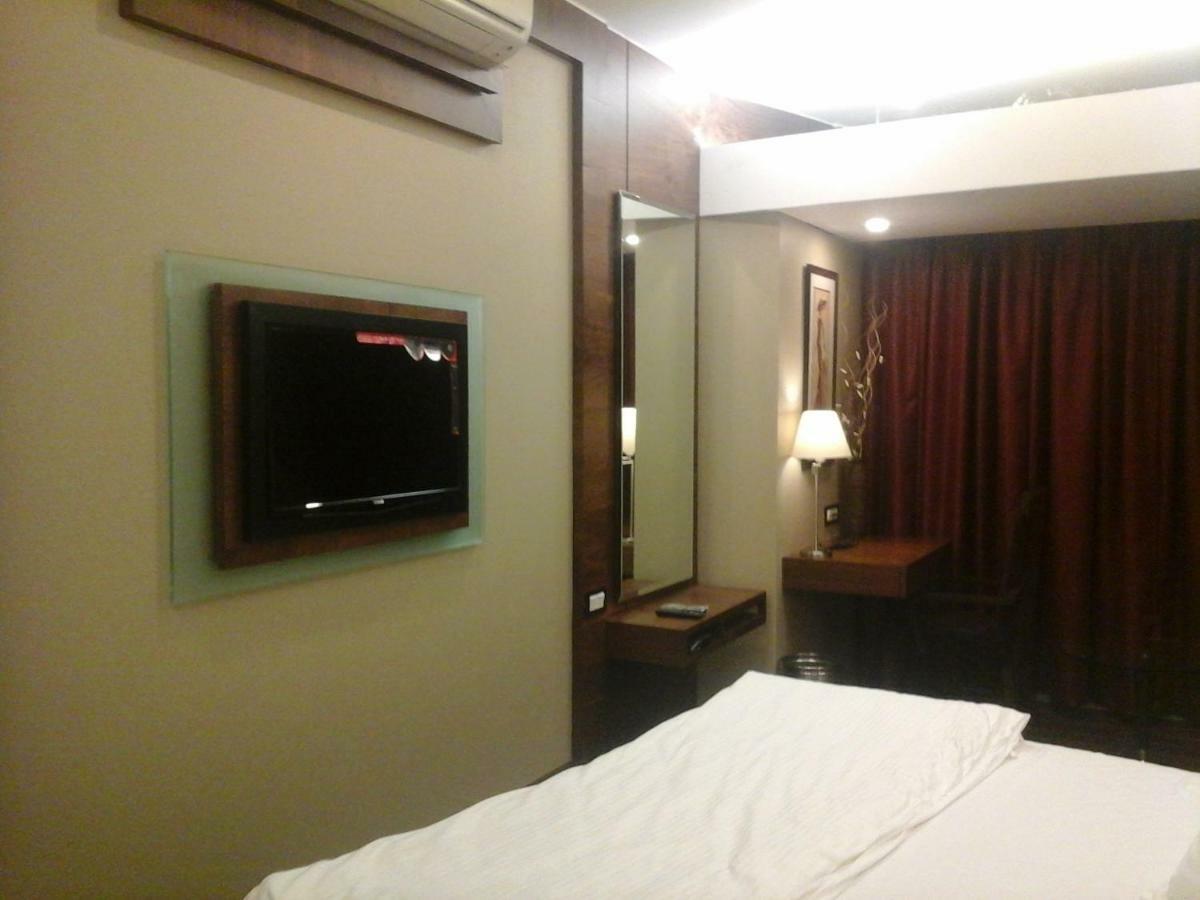 Hr Residency Hotel 4*