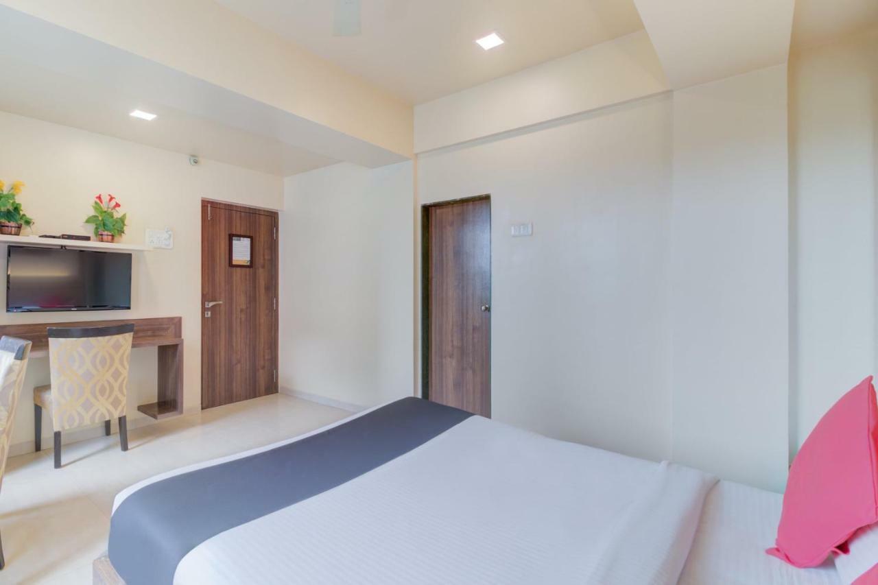 Capital O 45076 Vegas Residency Deluxe 3*