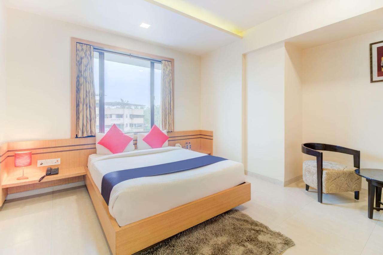Capital O 45076 Vegas Residency Deluxe Hotel Mumbai
