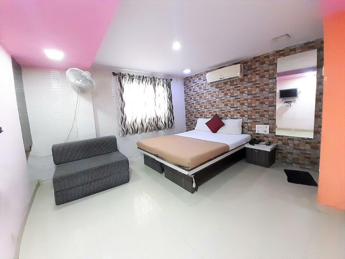 Hotel Hexa Relax Mumbai