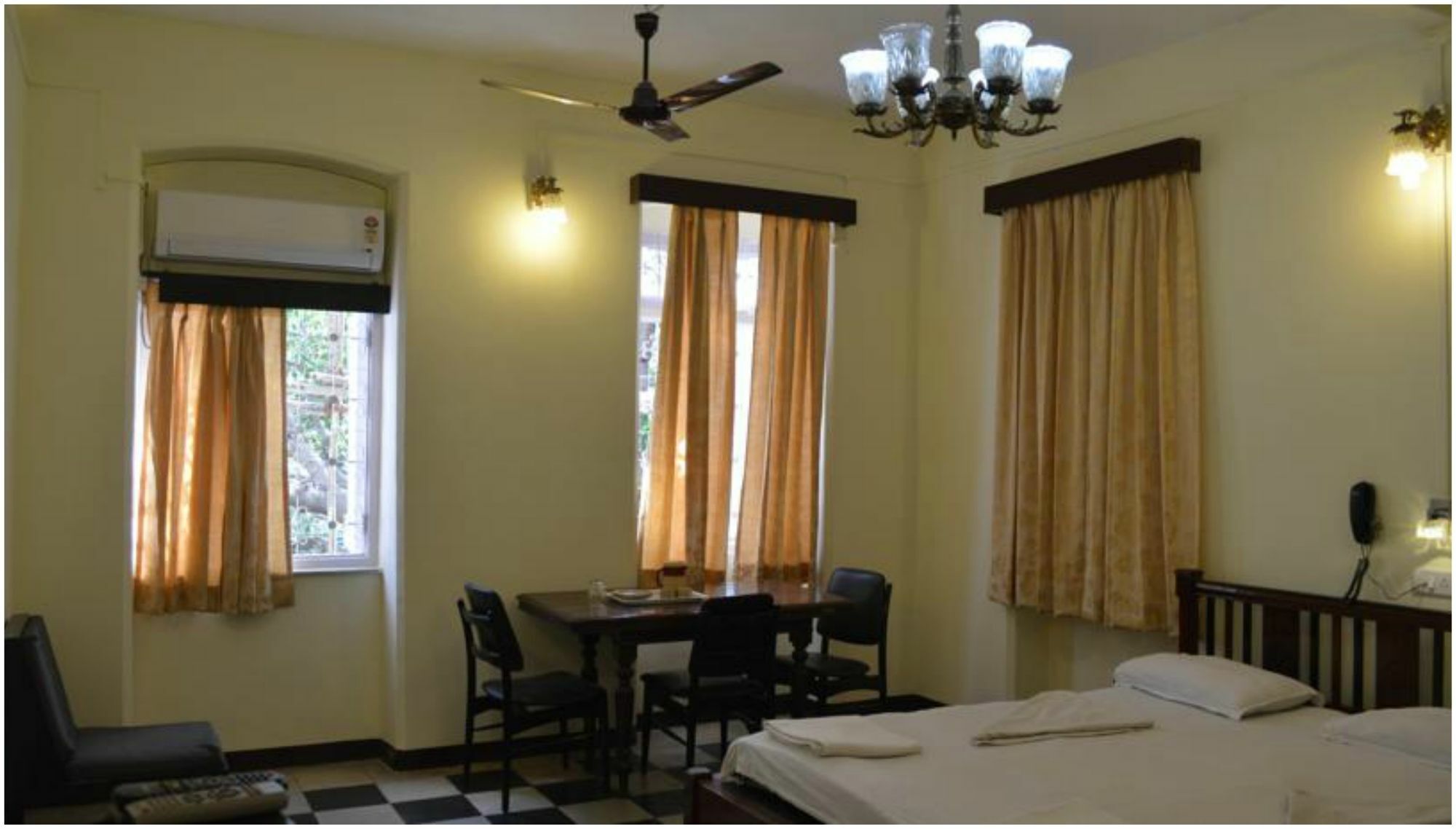Bentleys Hotel Bed & Breakfast