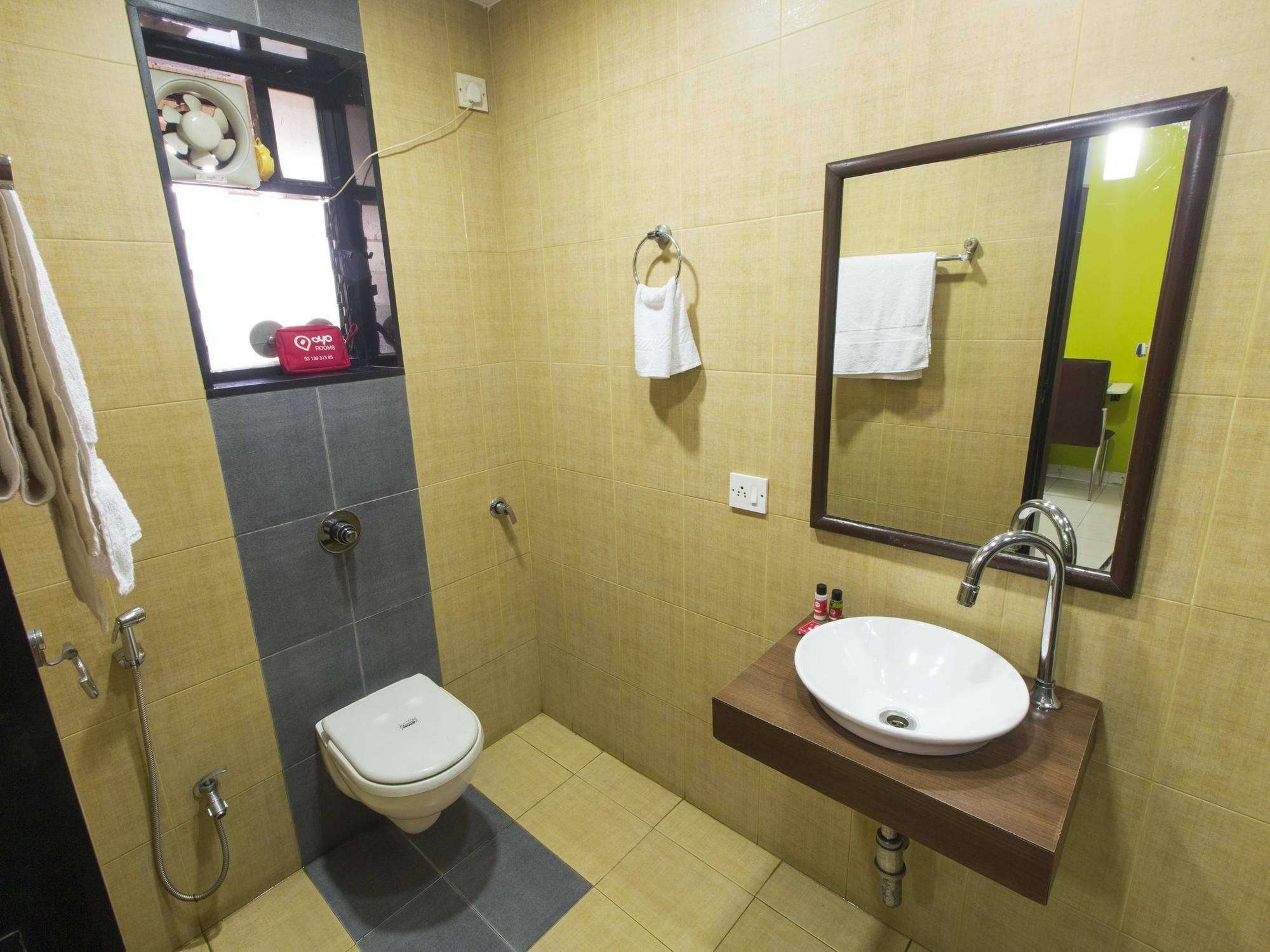Hotel Oyo Iit 3*