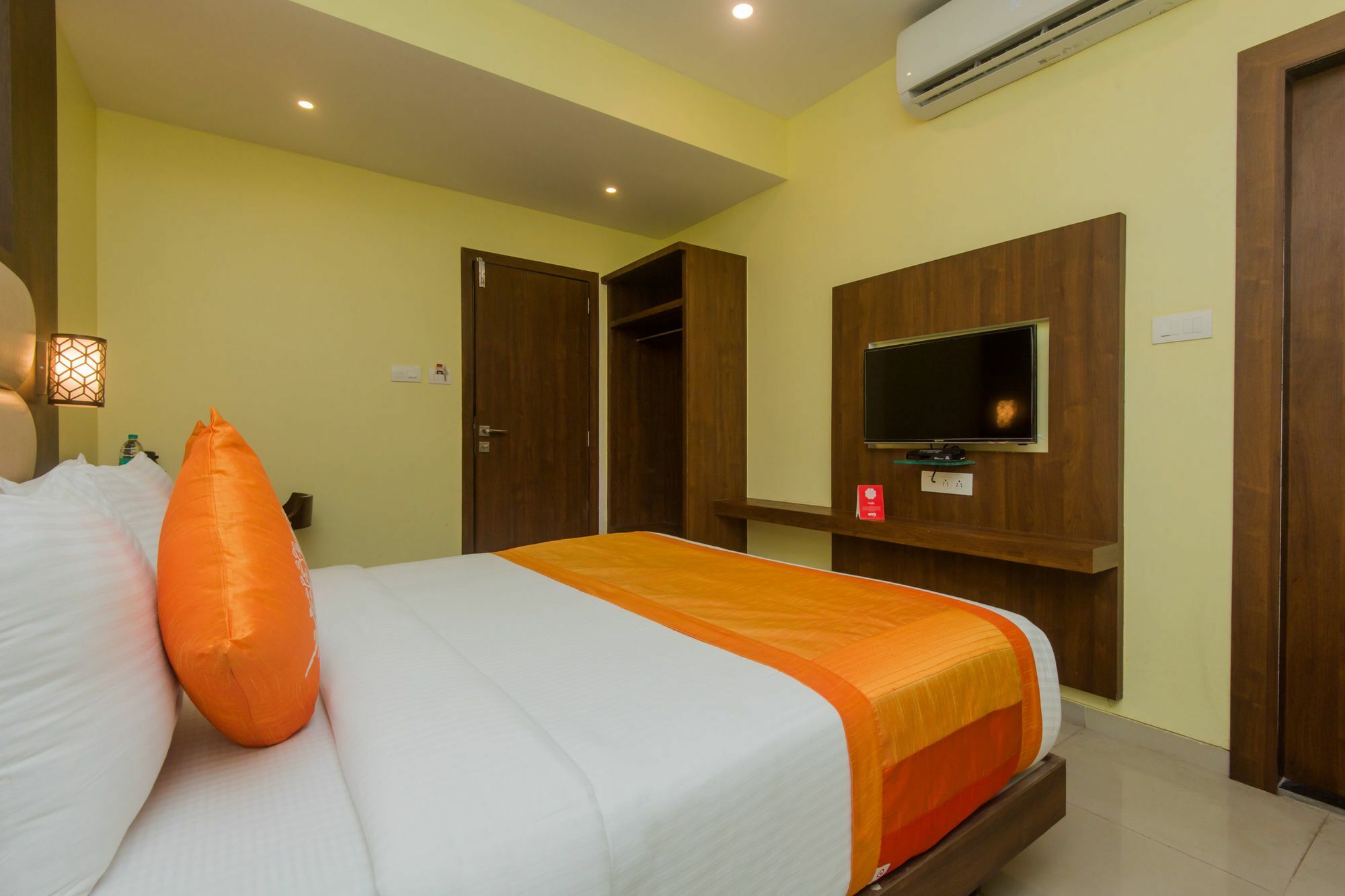 Oyo 9187 Adlon International Hotel Bombaim