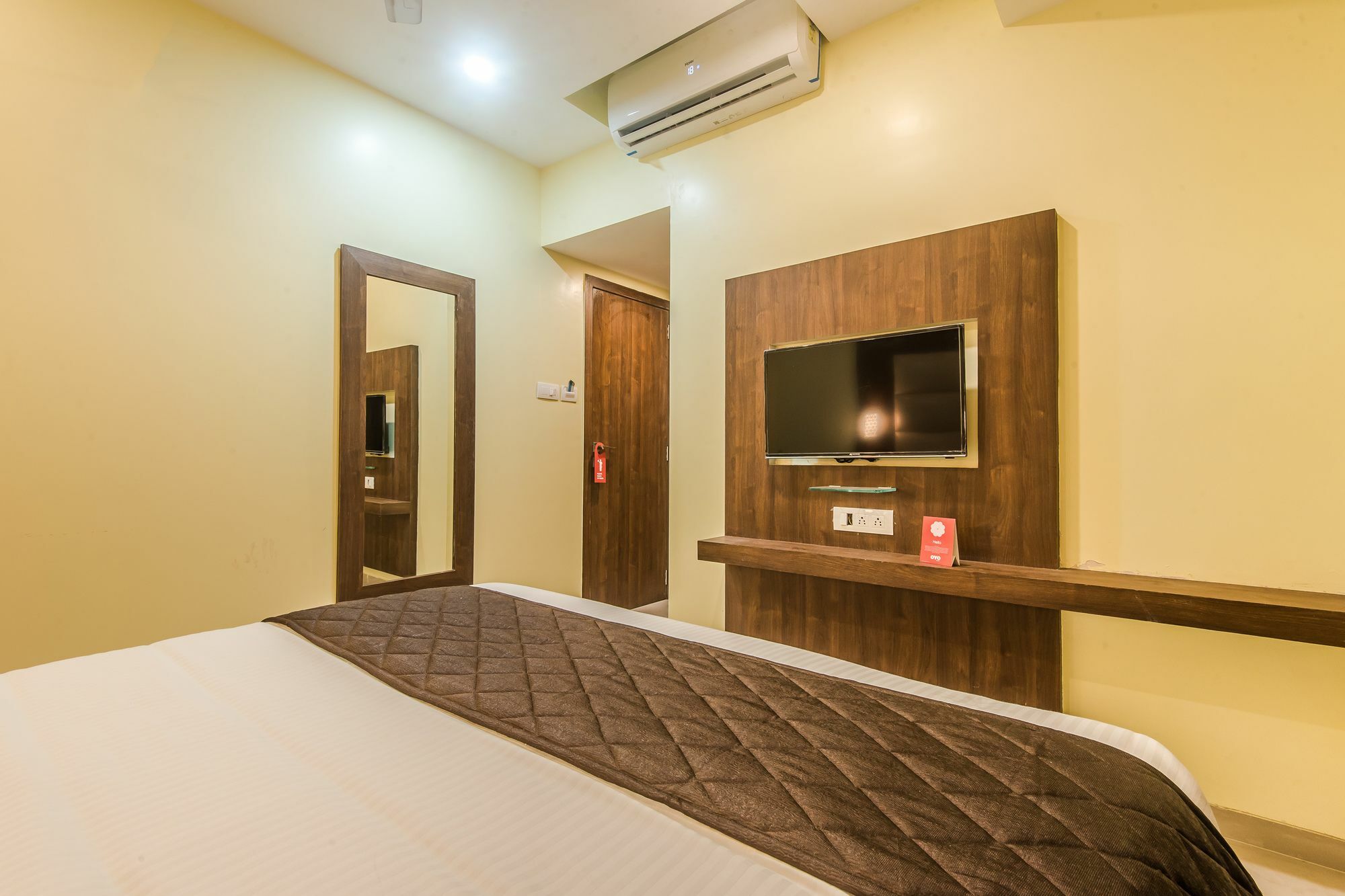 Oyo 9187 Adlon International 3* Bombaim