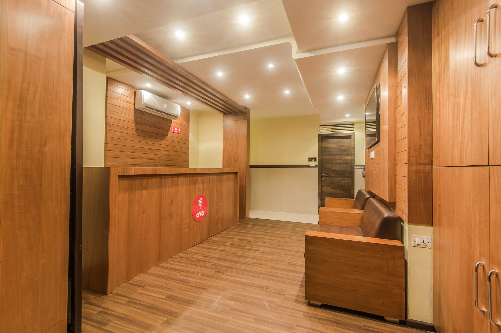 Oyo 9187 Adlon International 3* Bombaim