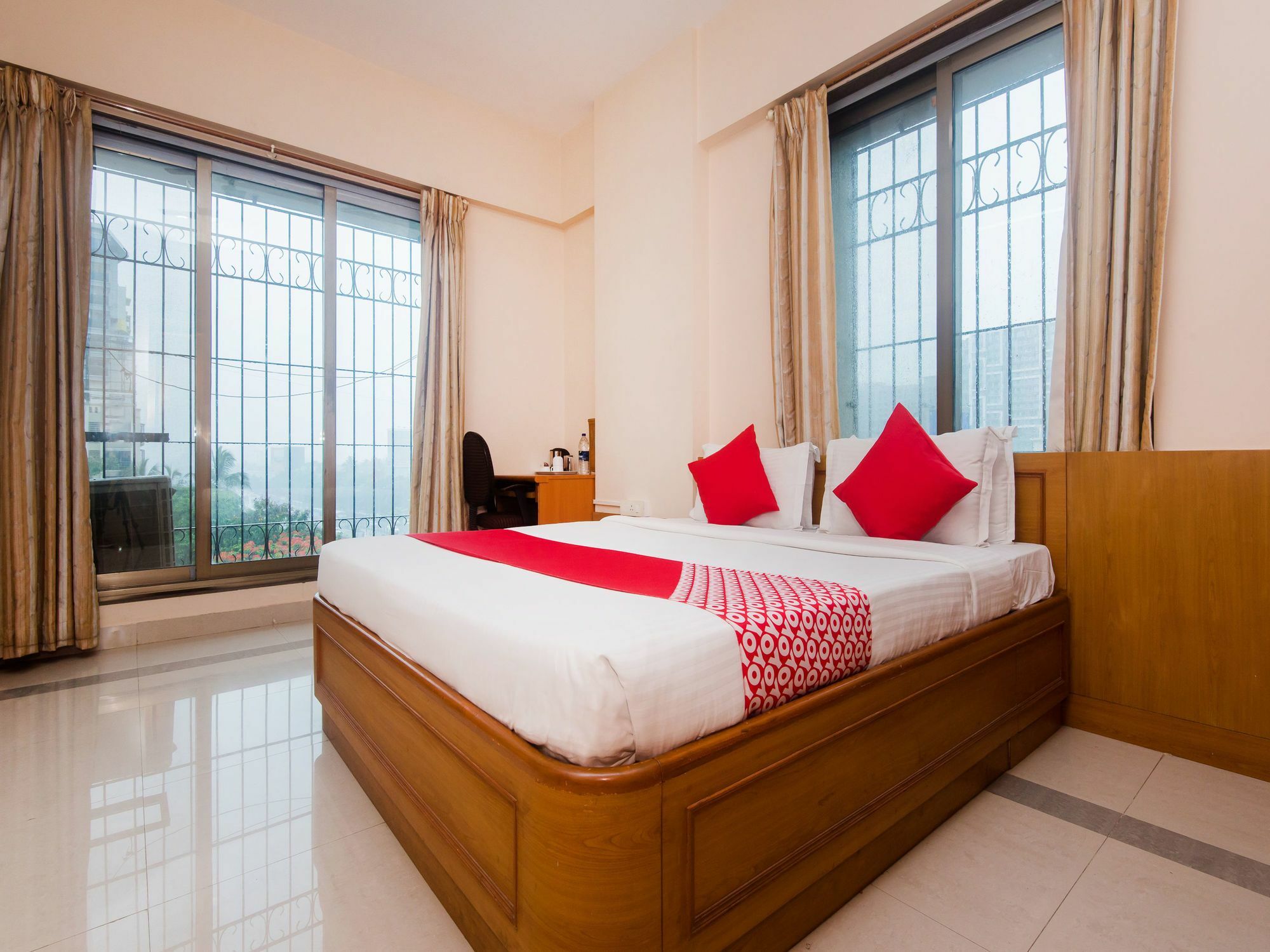 Oyo 20015 Silverkey Bandra East Bkc Bandra 3*