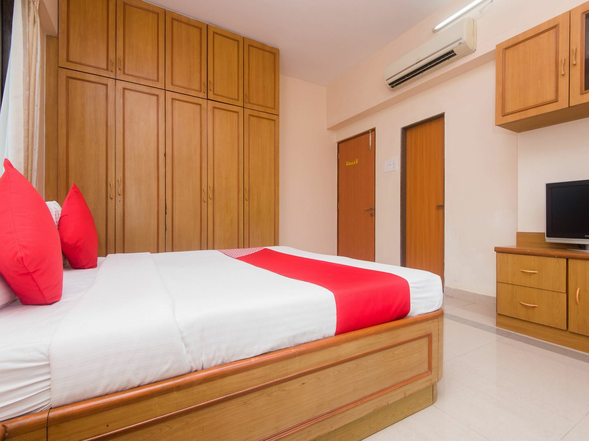Oyo 20015 Silverkey Bandra East Bkc Bandra Bombaim