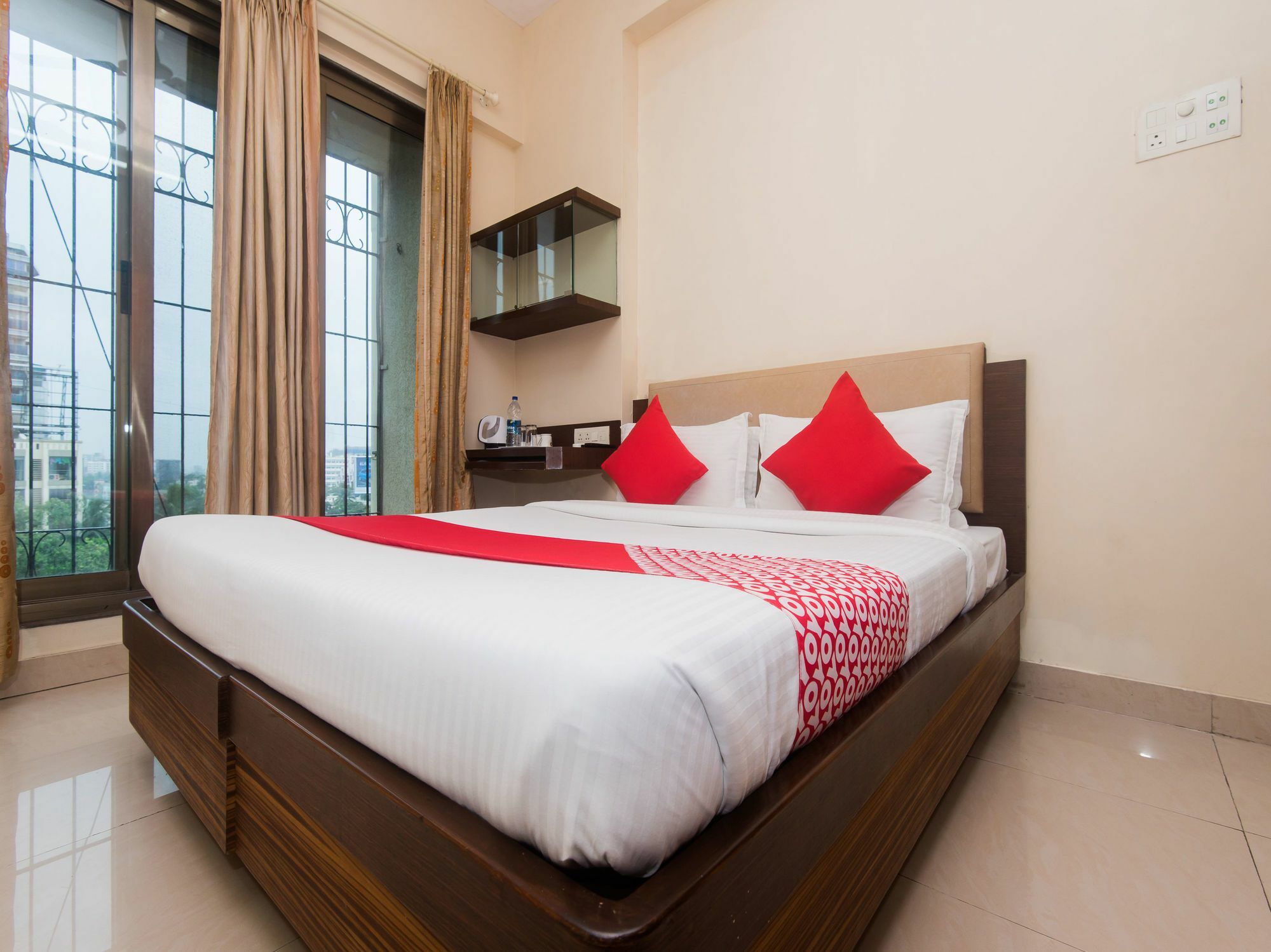 Oyo 20015 Silverkey Bandra East Bkc Bandra 3*