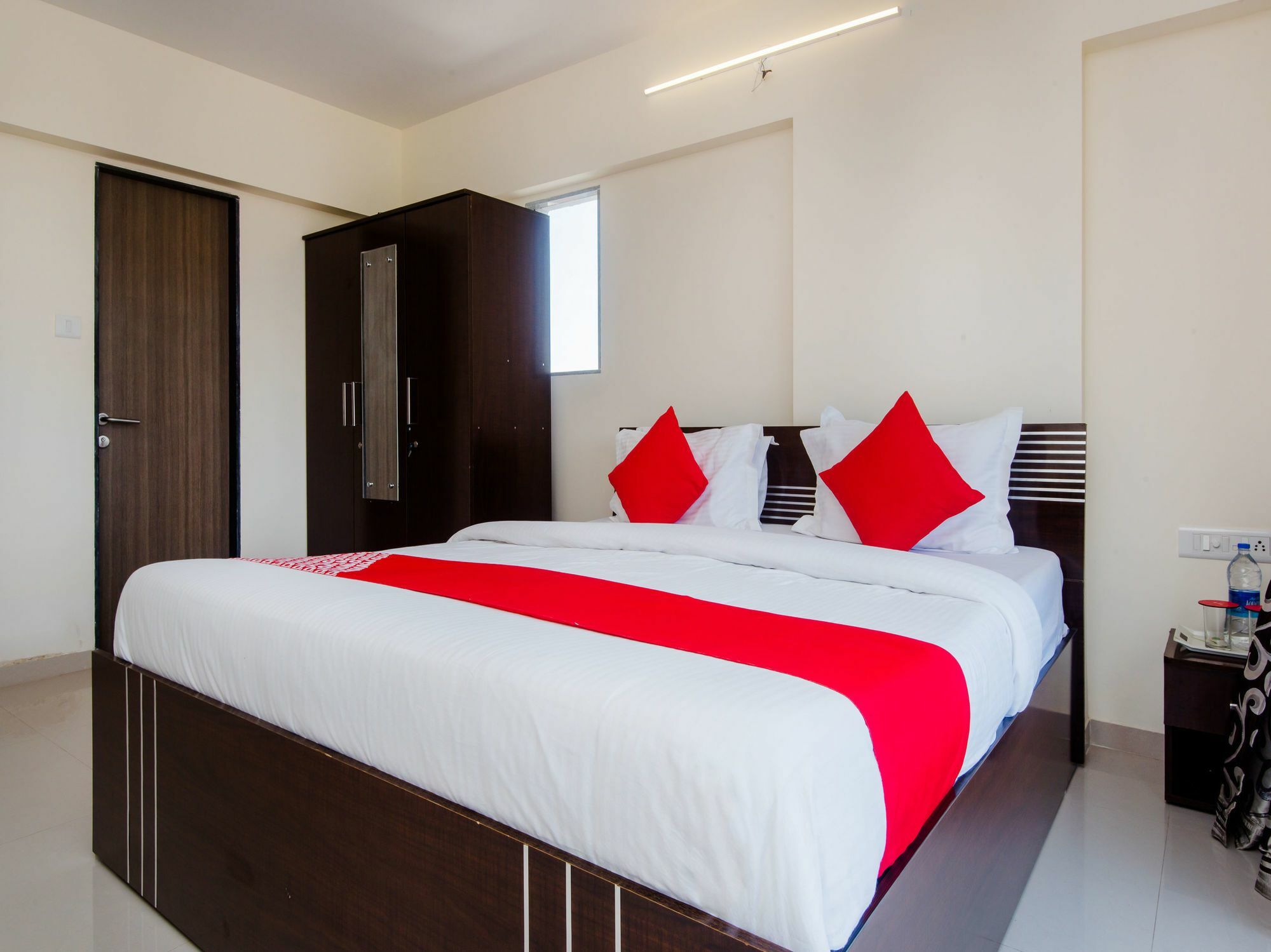 Apartment Oyo 13002 Goregaon West