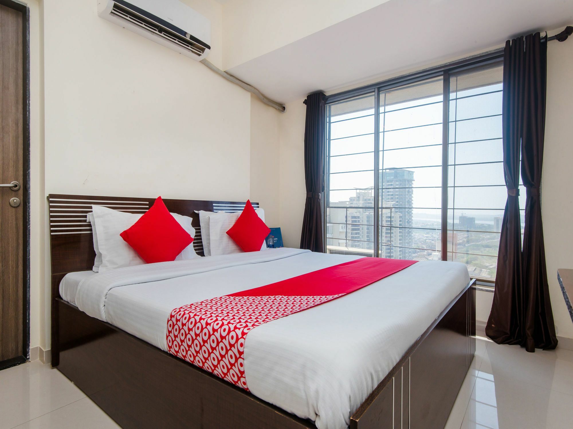 Apartment Oyo 13002 Goregaon West *