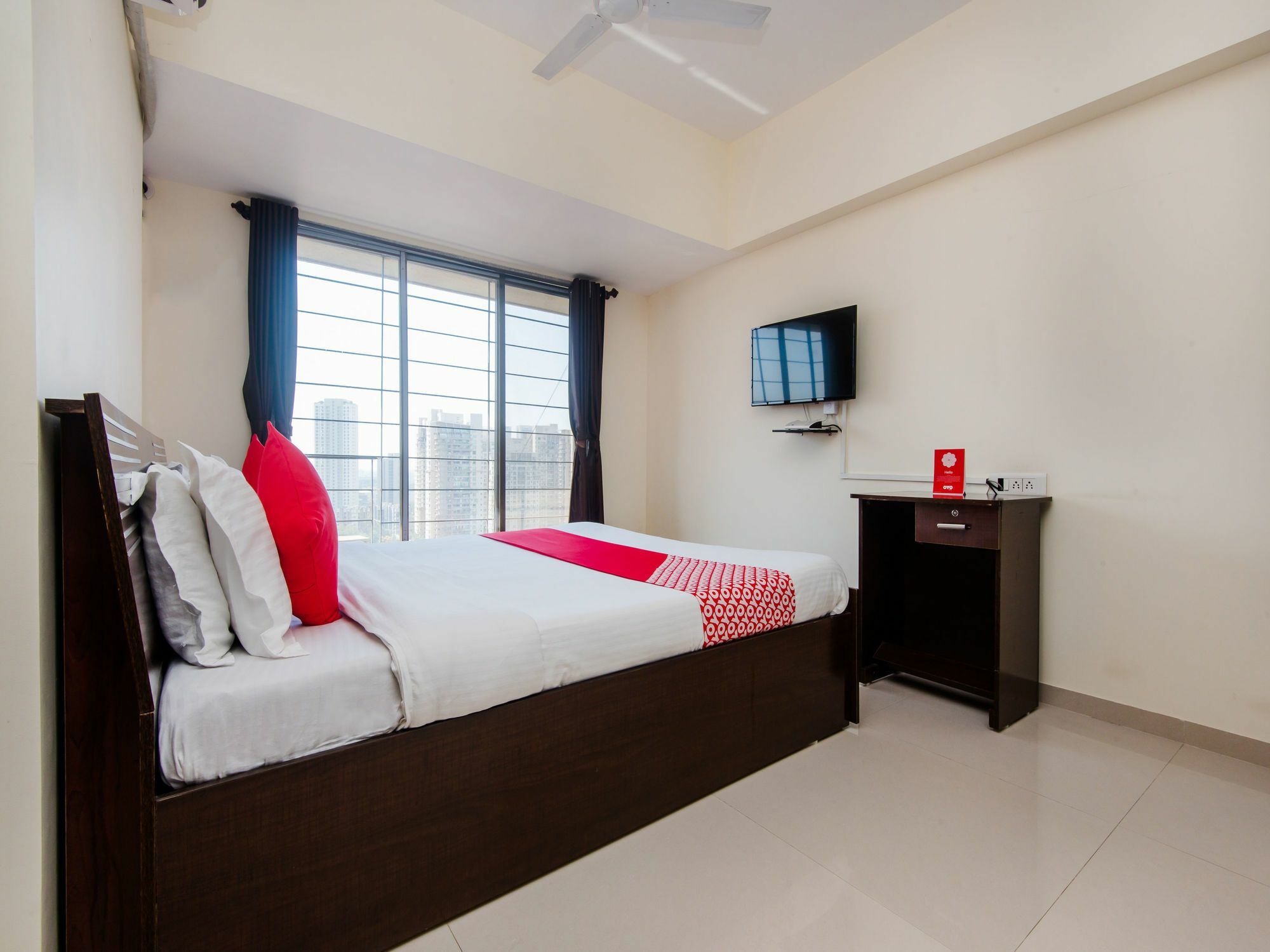 Apartment Oyo 13002 Goregaon West