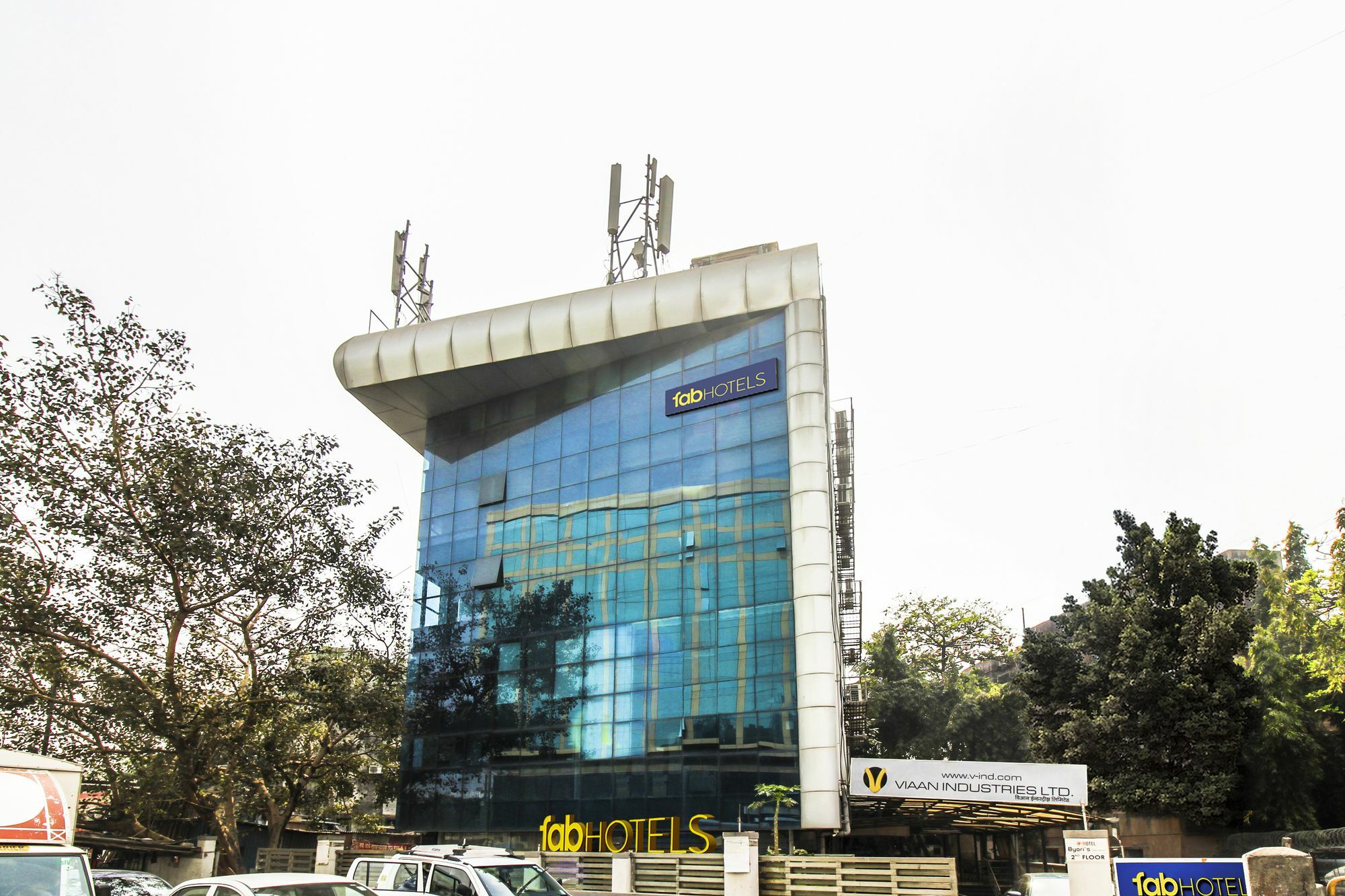 Fluorescent By Bizzgrow International Airport - Formerly Known As Byaris International Mumbai