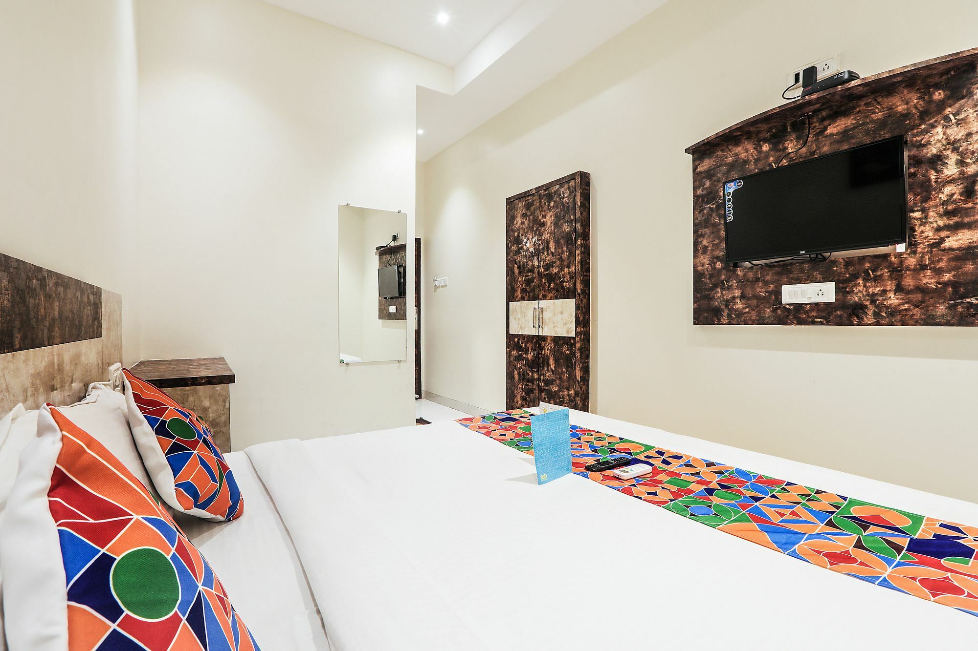Fabexpress Embassy Grand - Nr Bkc