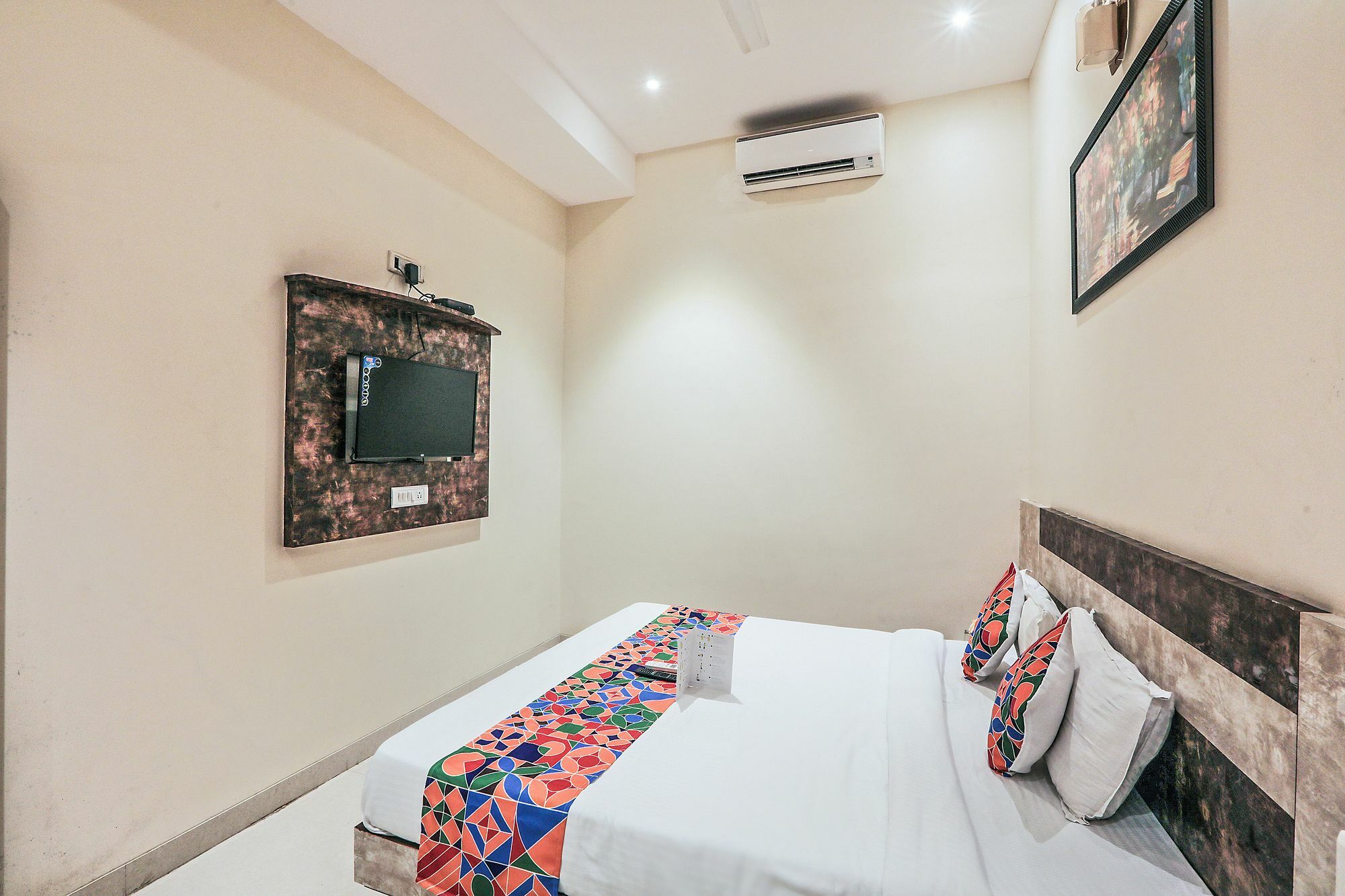 Fabexpress Embassy Grand - Nr Bkc Mumbai