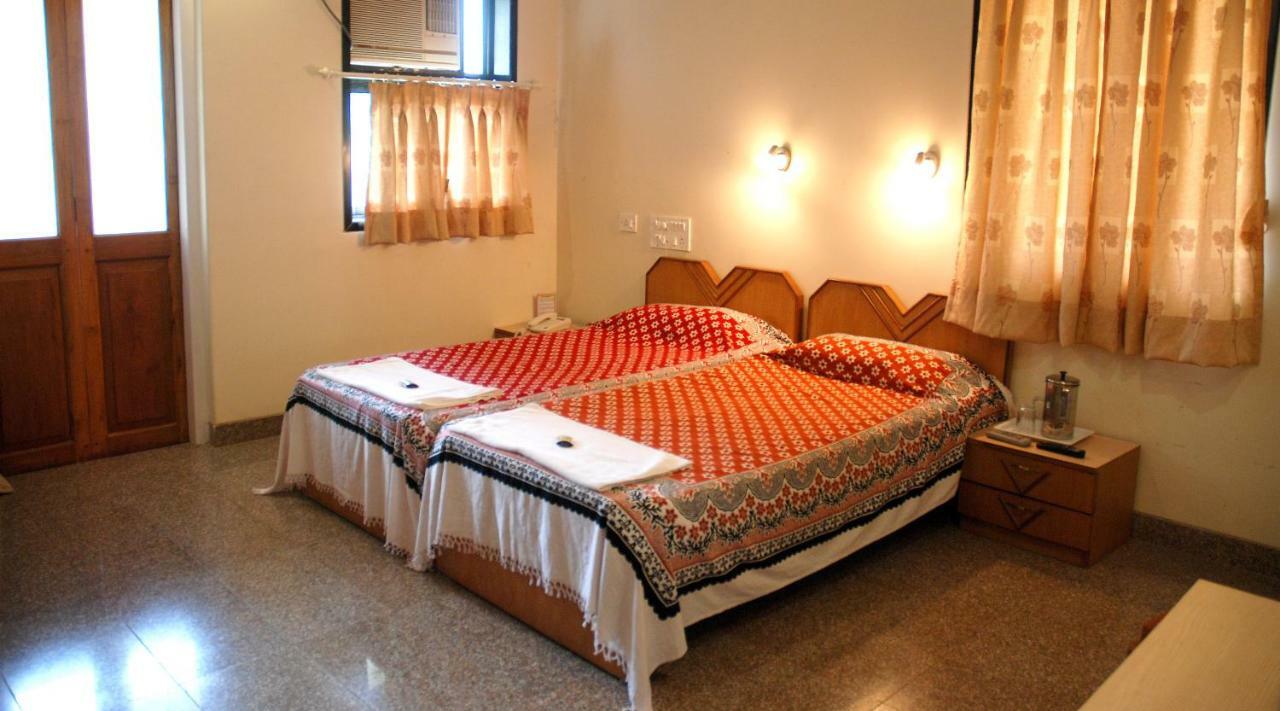 Hotel Ywca International Centre 3*