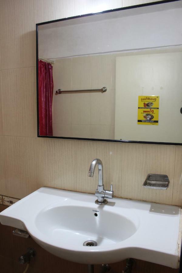 Ywca International Centre Hotel 3*