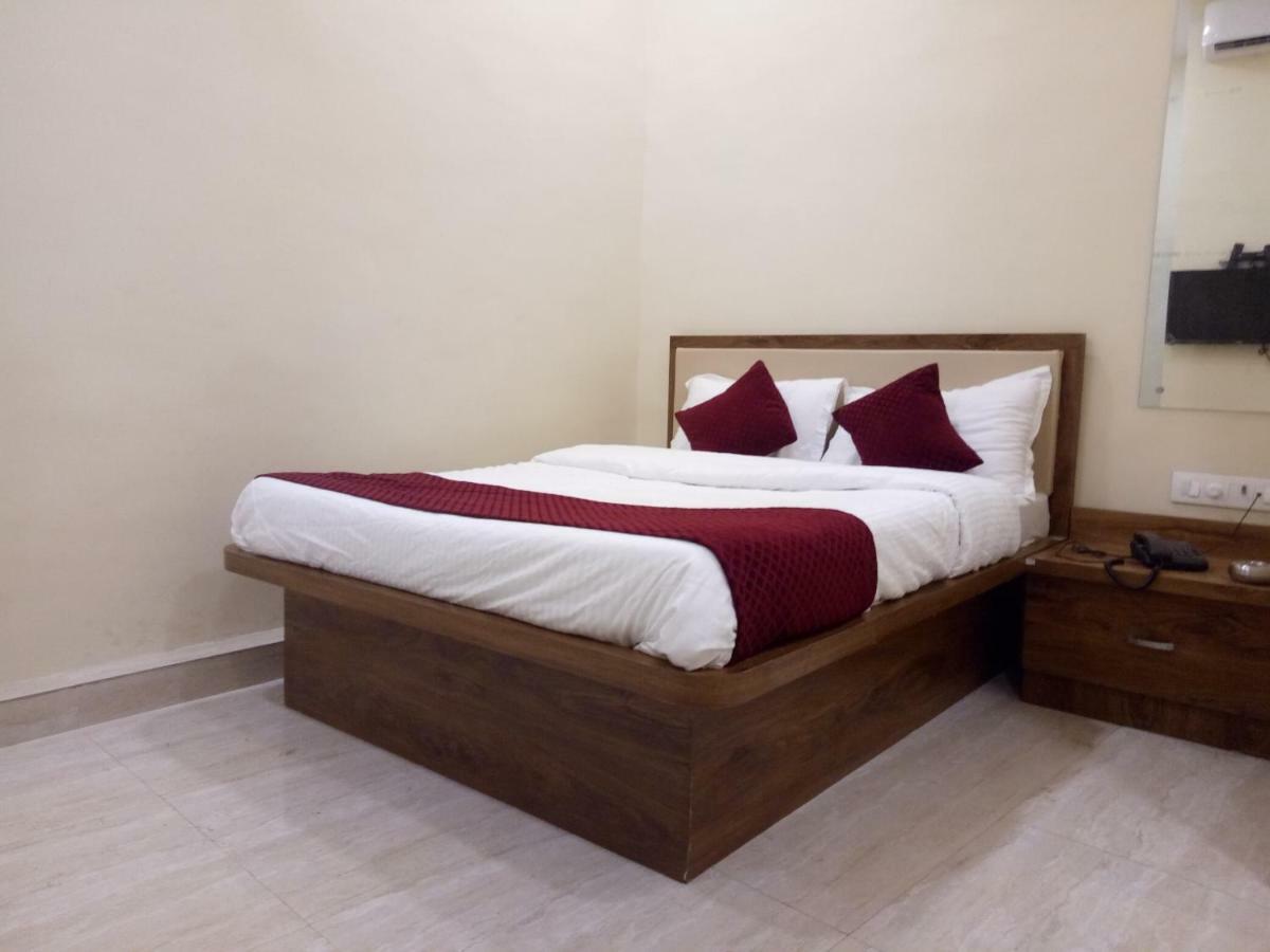 Hotel Golden Lake Mumbai
