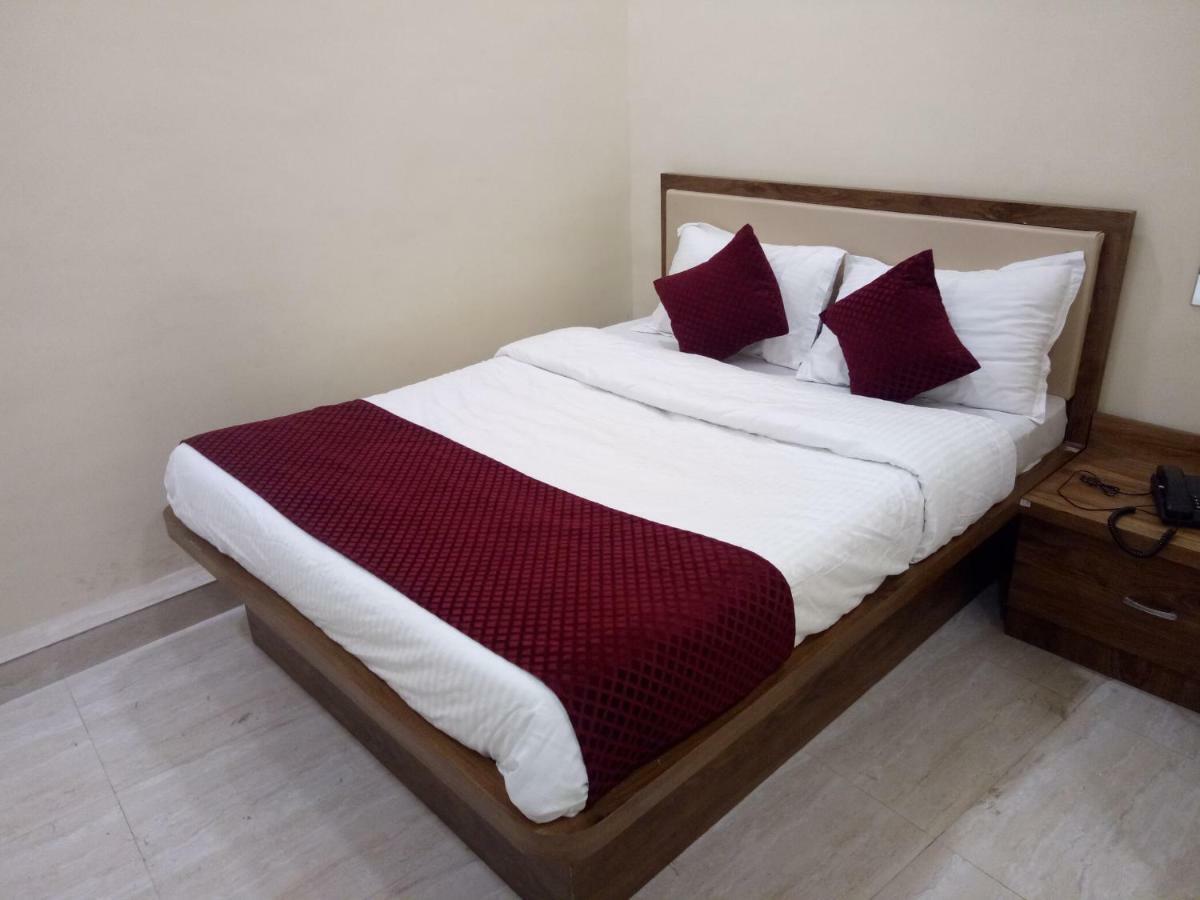 Golden Lake Hotel Mumbai