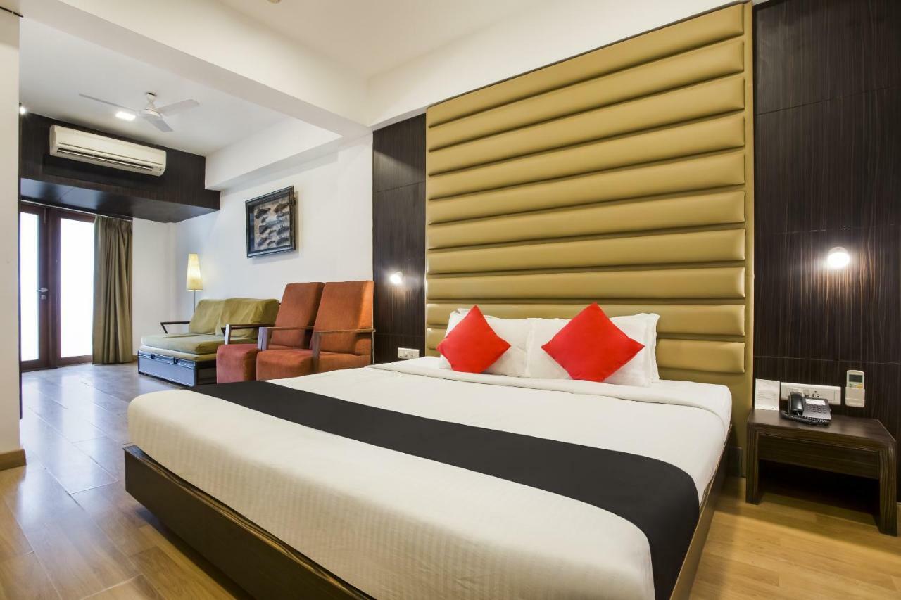 Hotel Capital O 33476 Lavender Bough Mumbai