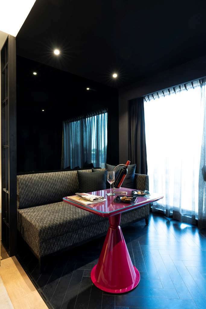 The Park Juhu 4*