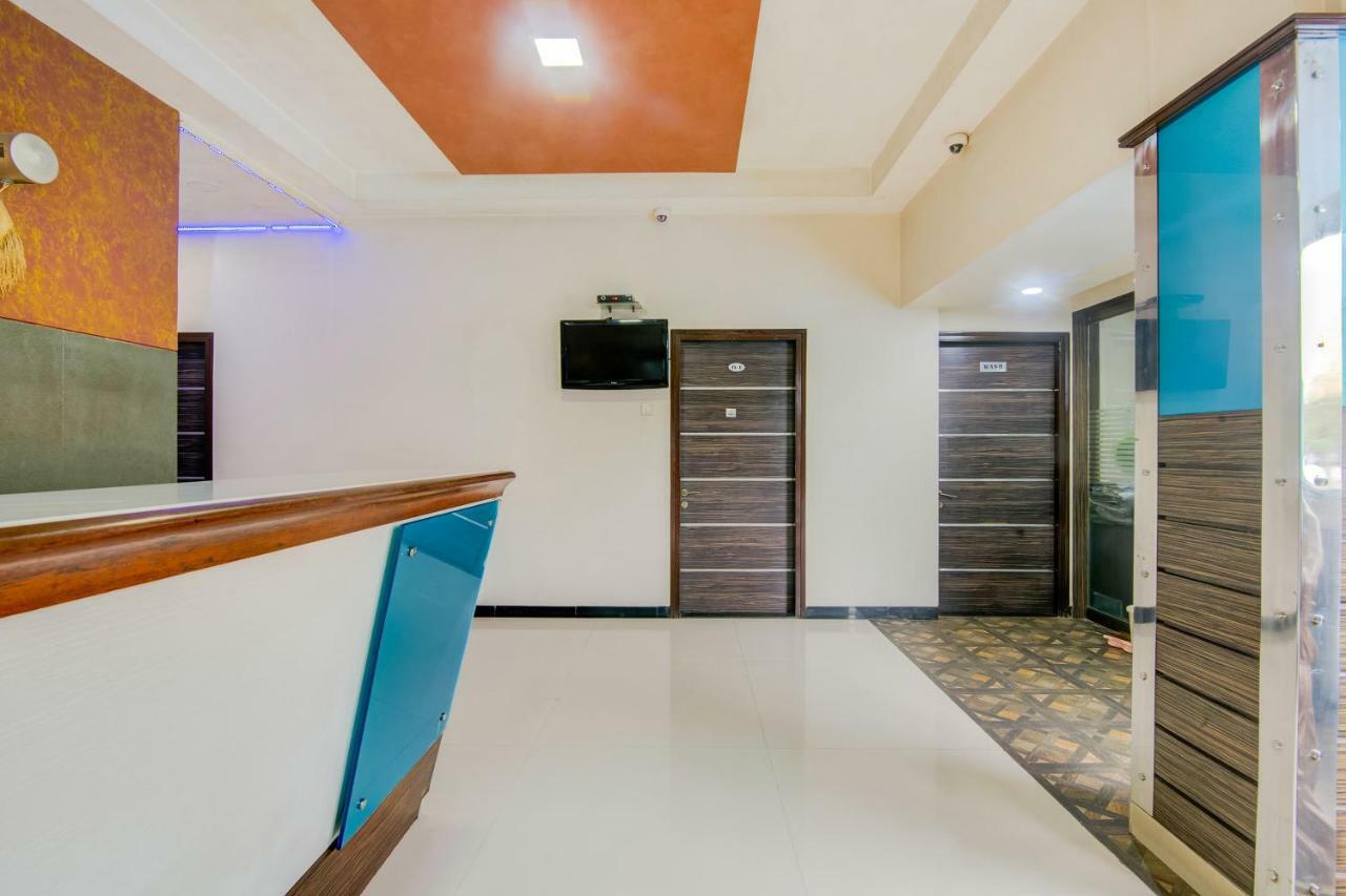 Hotel Oyo 45424 Lakshmi Palace Mumbai