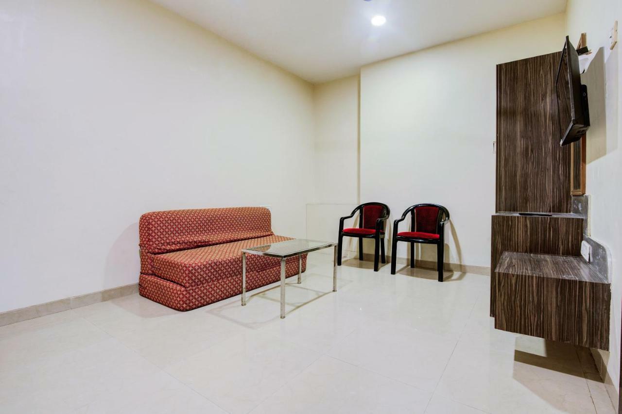 Oyo 45424 Lakshmi Palace Hotel Mumbai
