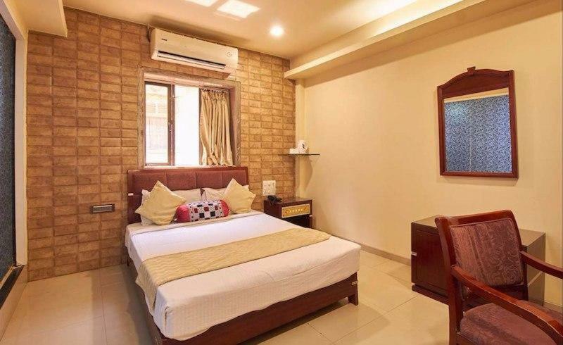 O Gold Coast Hotel 2*