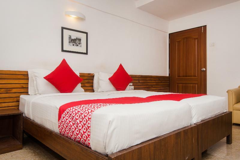 Oyo 3762 Swamini Niwas Hotel 3*