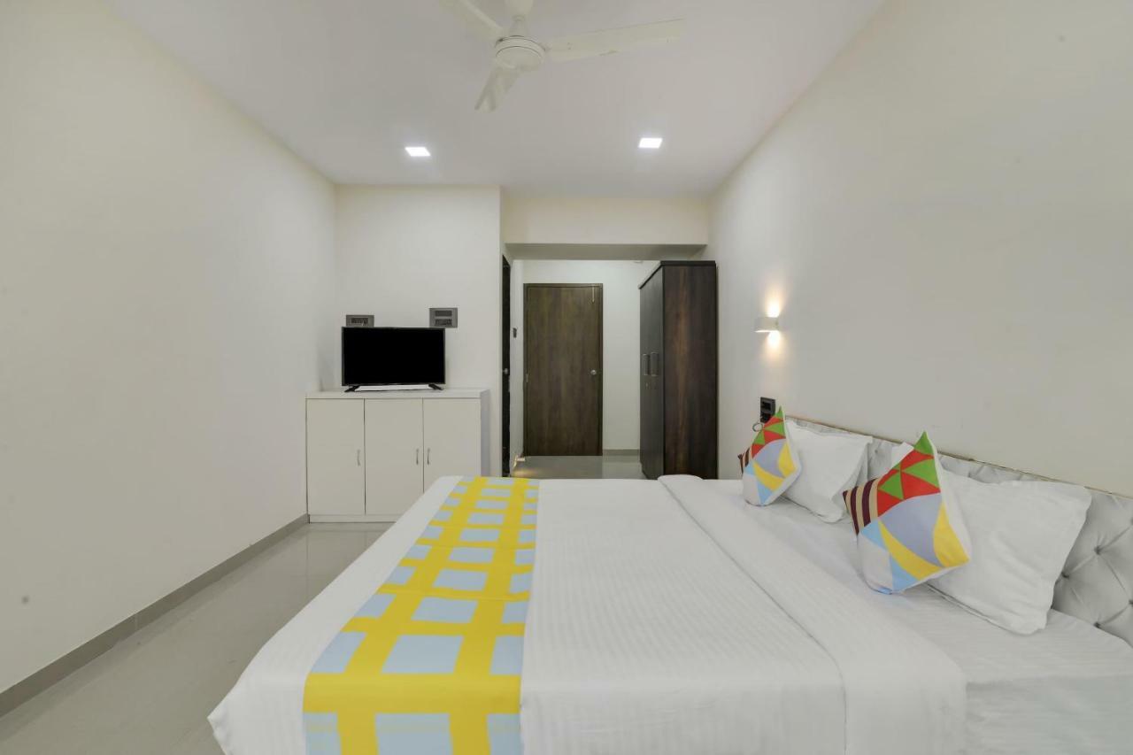 44079 Elite White House Kharghar Guest house Mumbai