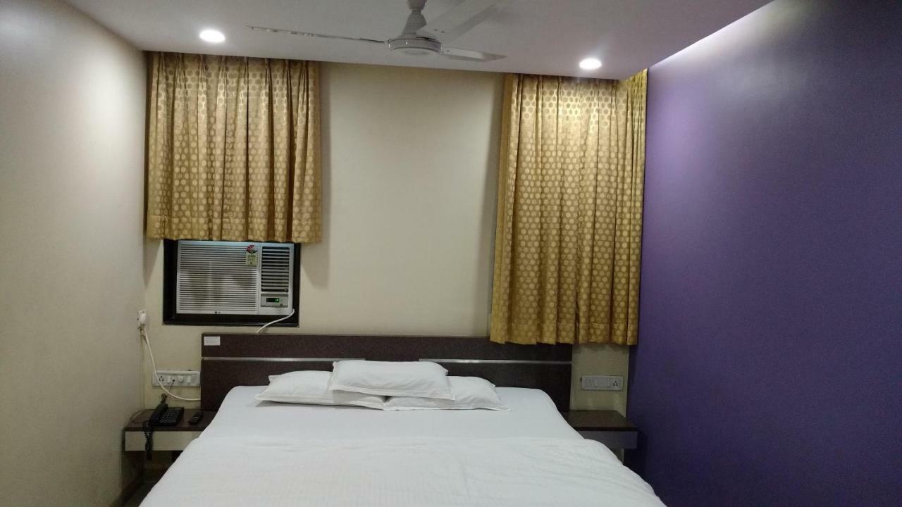 Pals Hotel