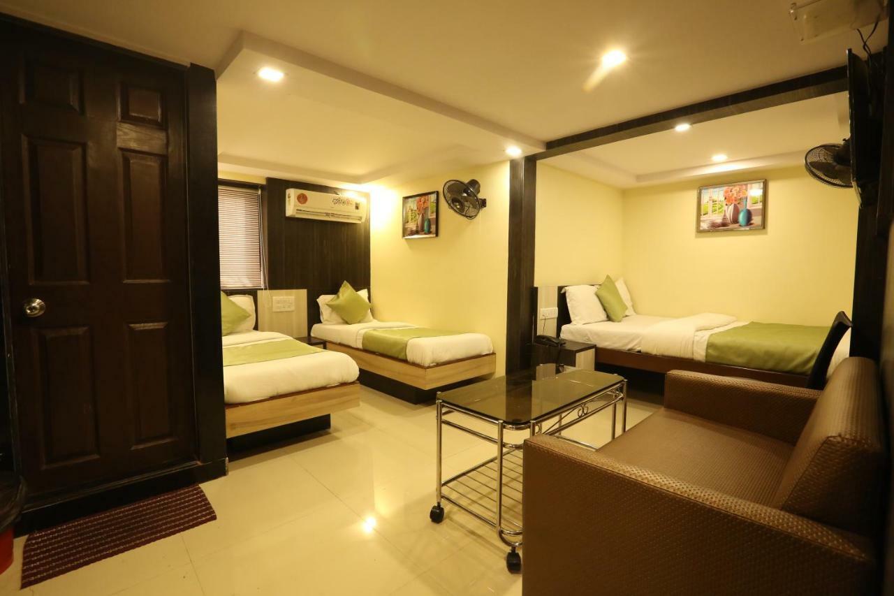 Happyland Hotel 3*