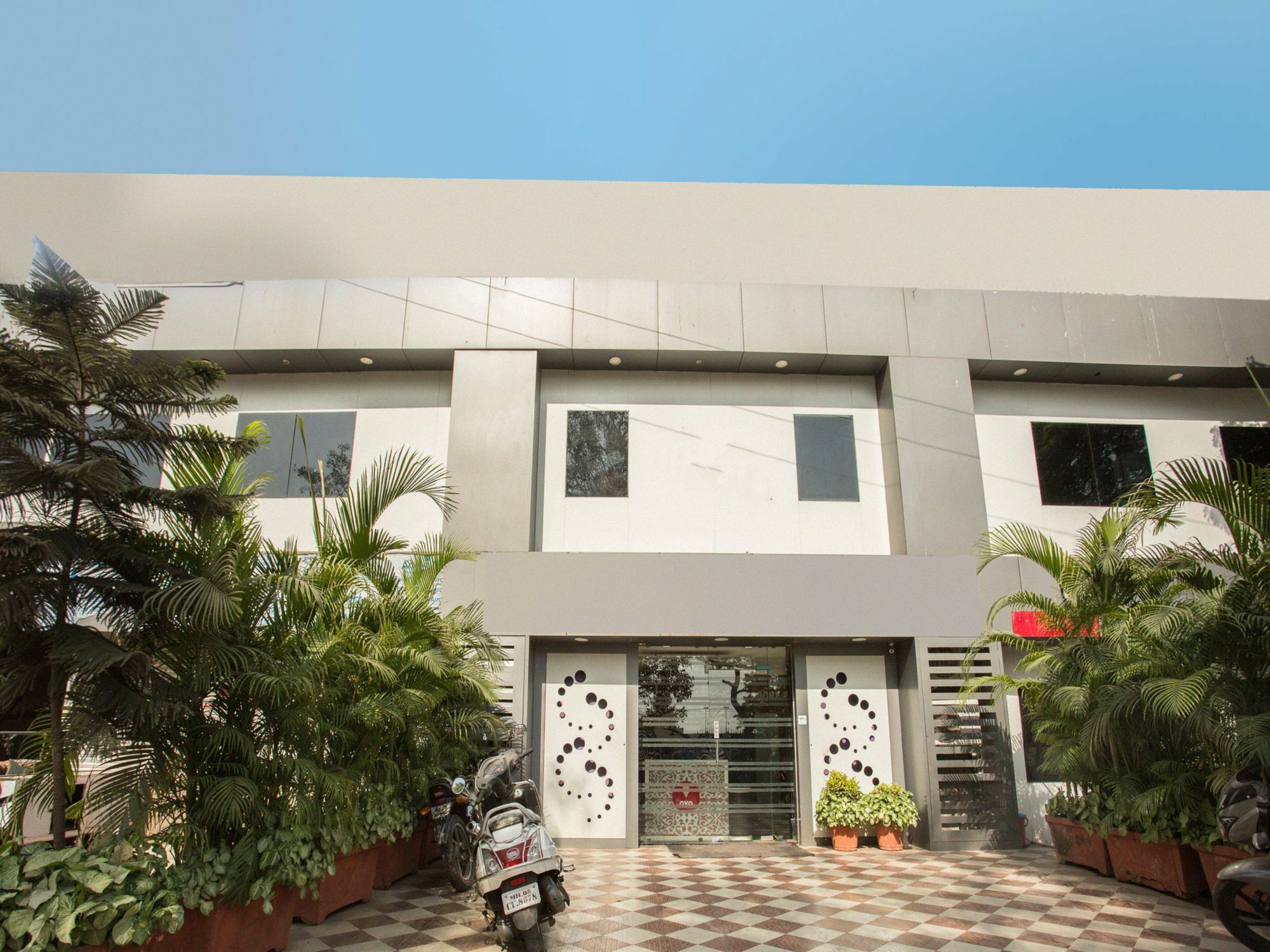 Lodge Adore Palace *