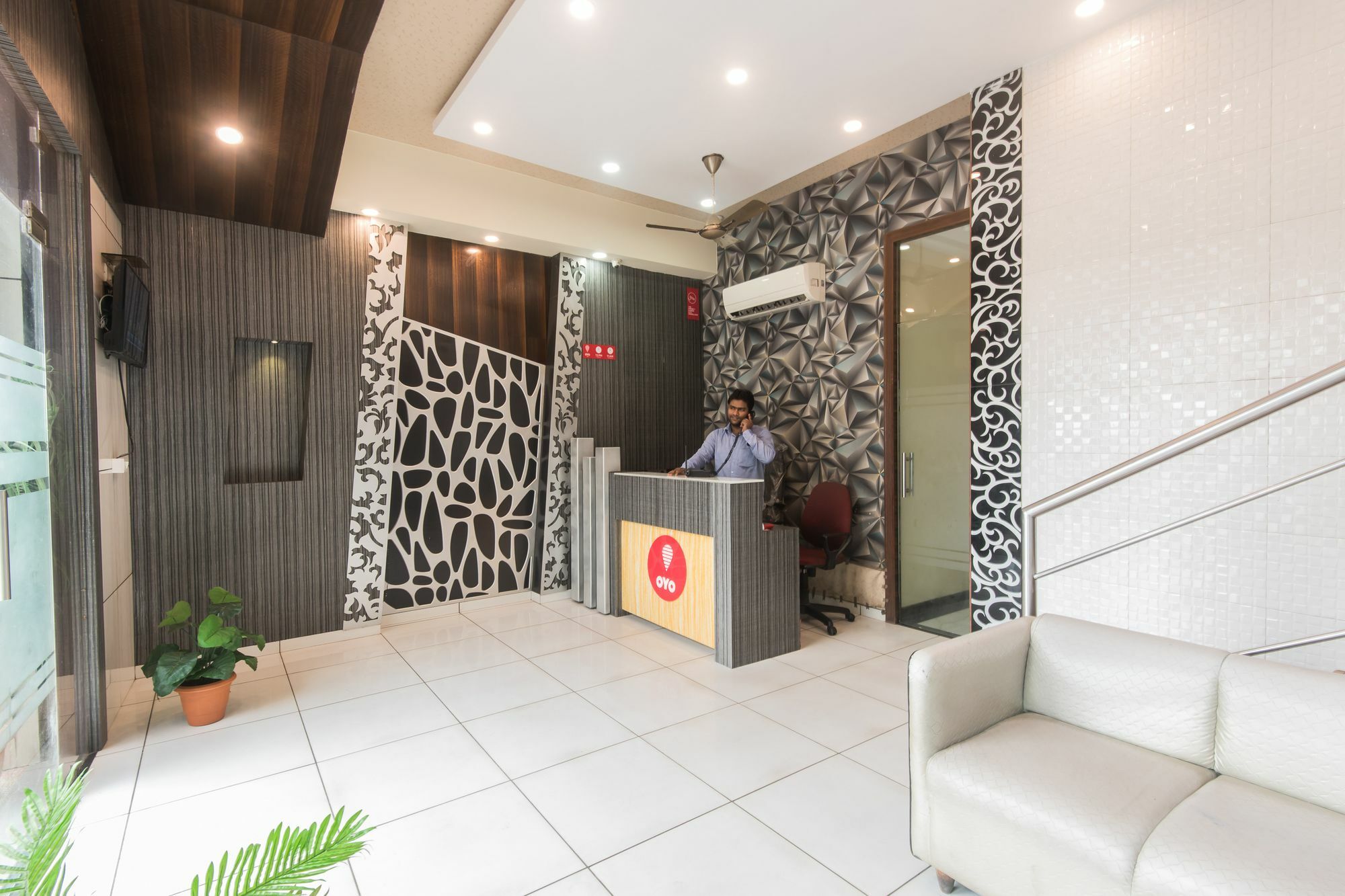 Palace Residency Near Lokmanya Tilak Terminus