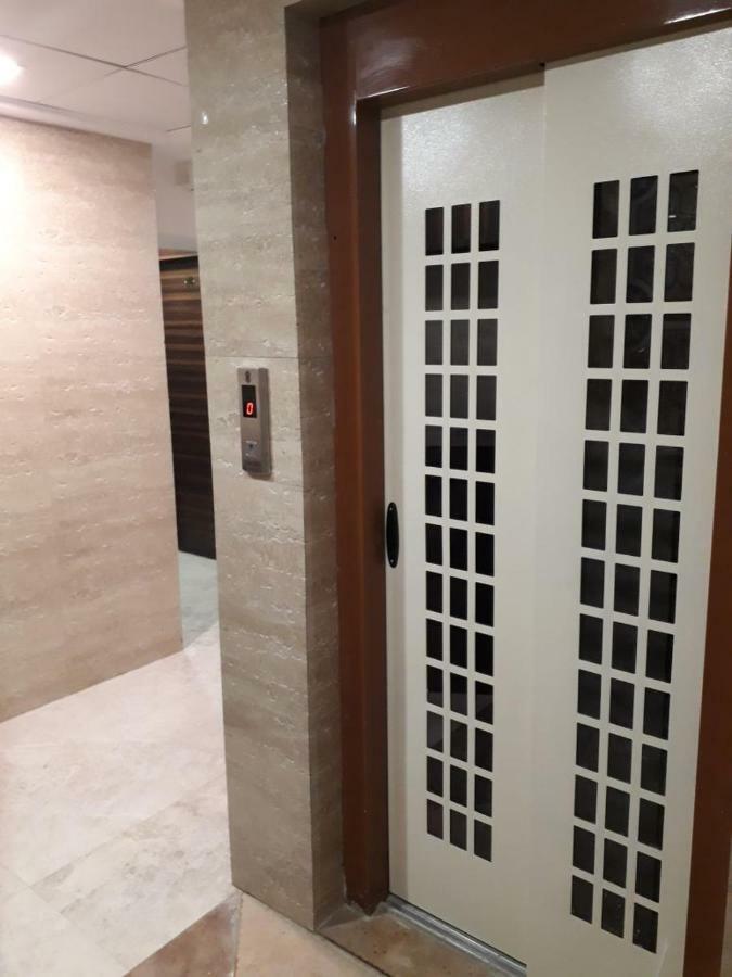 Hotel Alfa International Near Nanavati Hospital Near Airport Near Juhu 3*