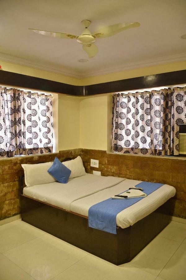 Maangta 111 @ Andheri East Hotel
