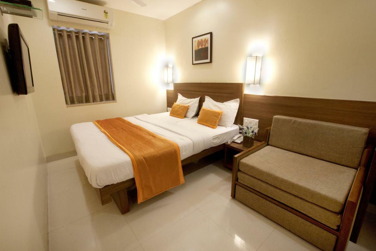 Rahat Hotel 3*