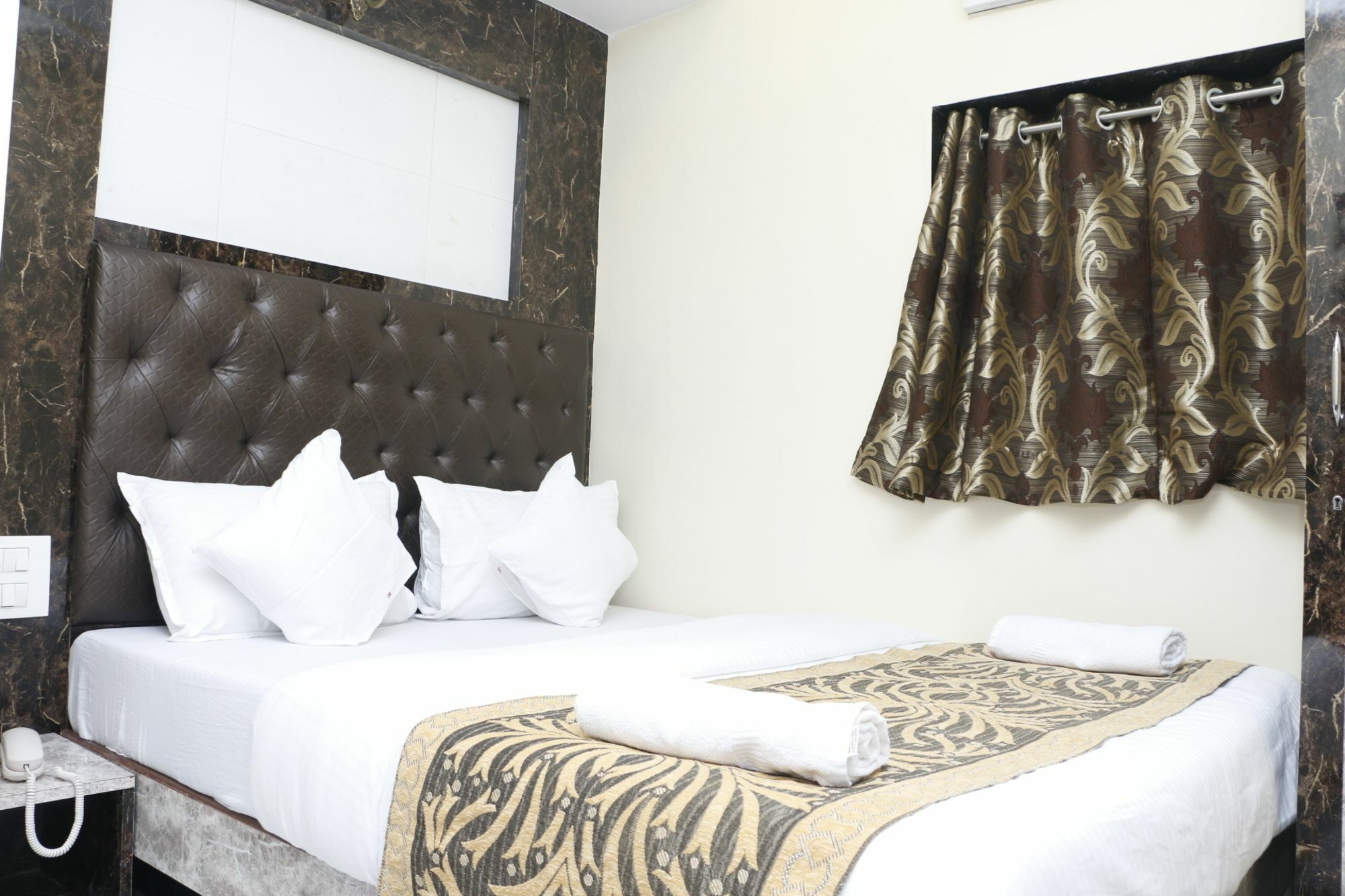 Onyx Residency 3*