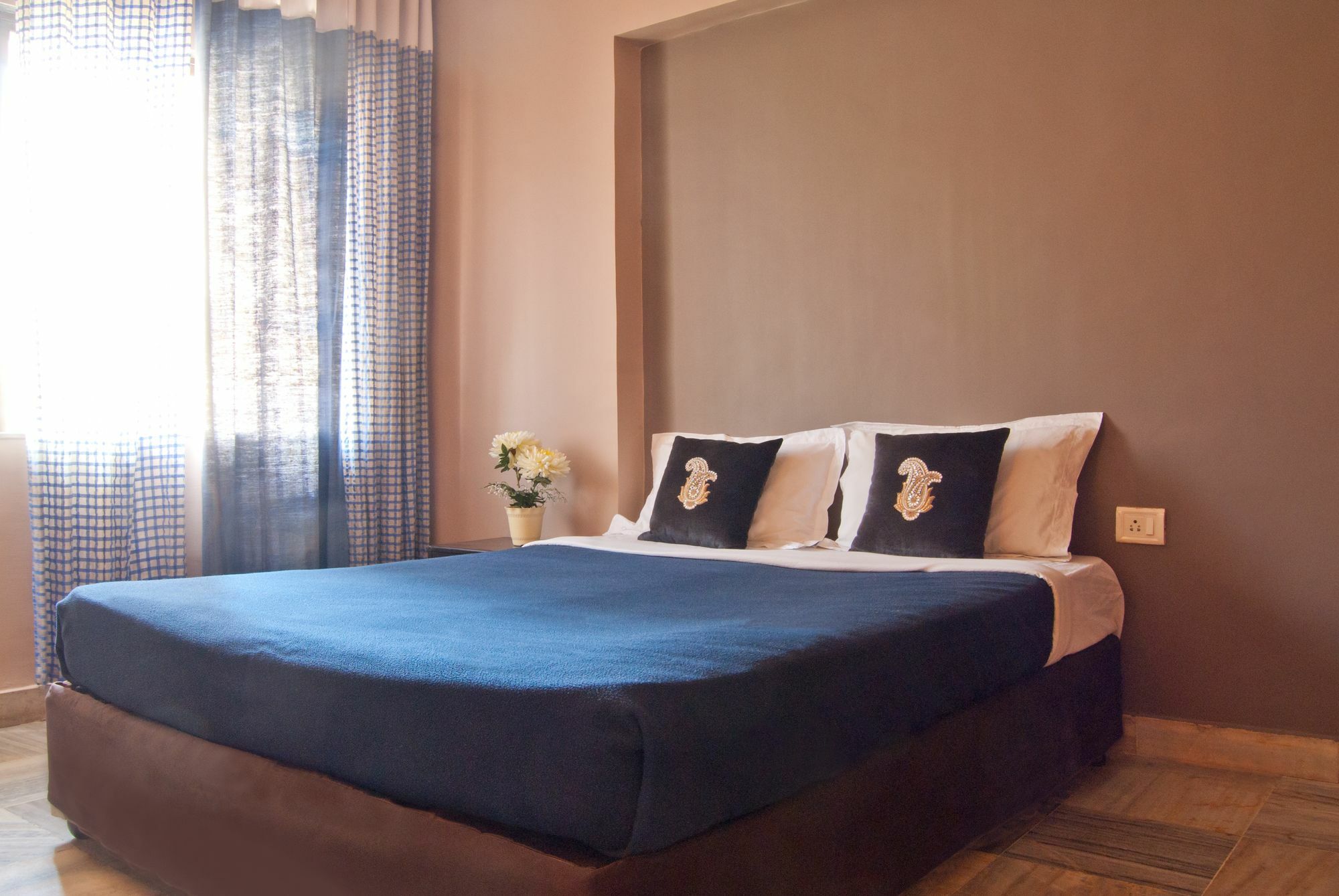 Landmark Serviced Hotel 3*