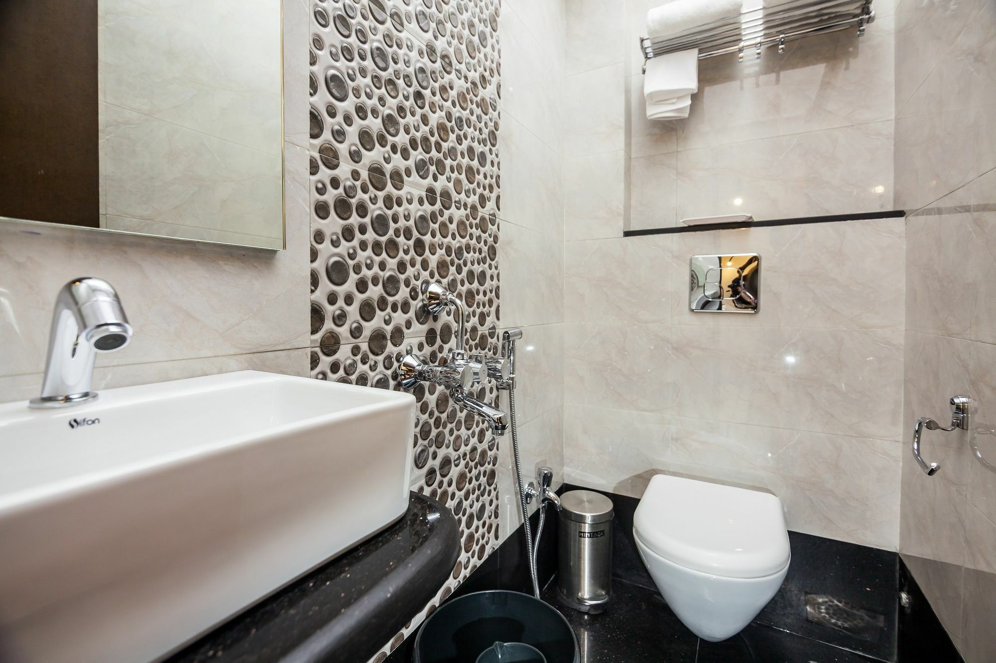 - Dadar Guest house