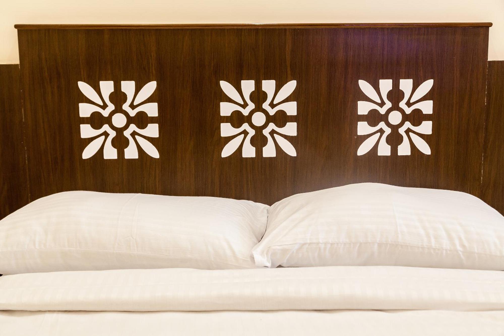 - Dadar Guest house *