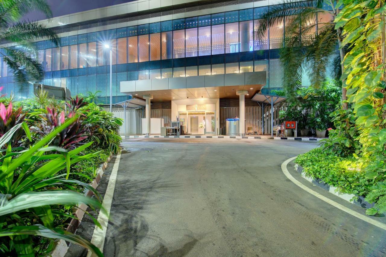 Niranta Transit Airport - At Arrivals Hotel Bombaim