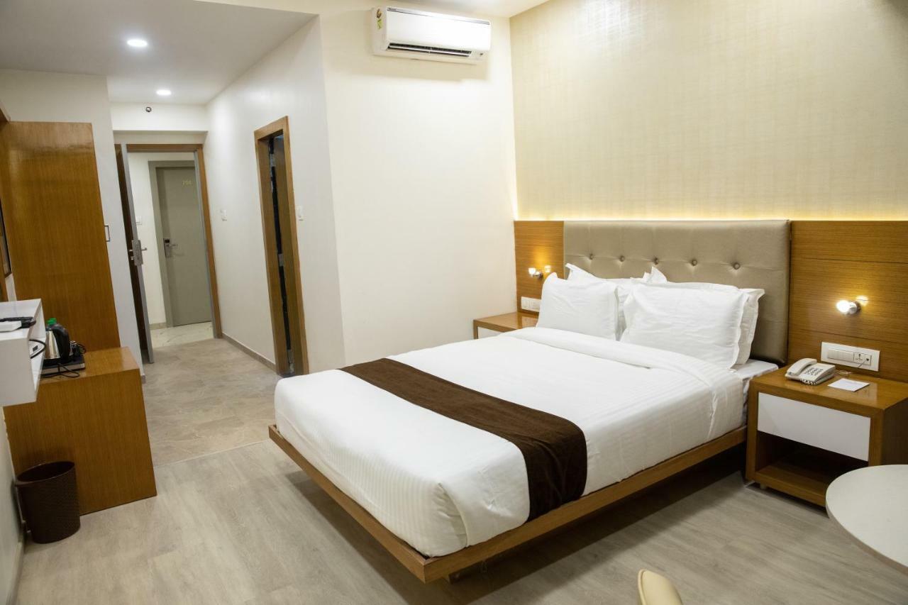 Hotel Grace Galaxy Bombaim