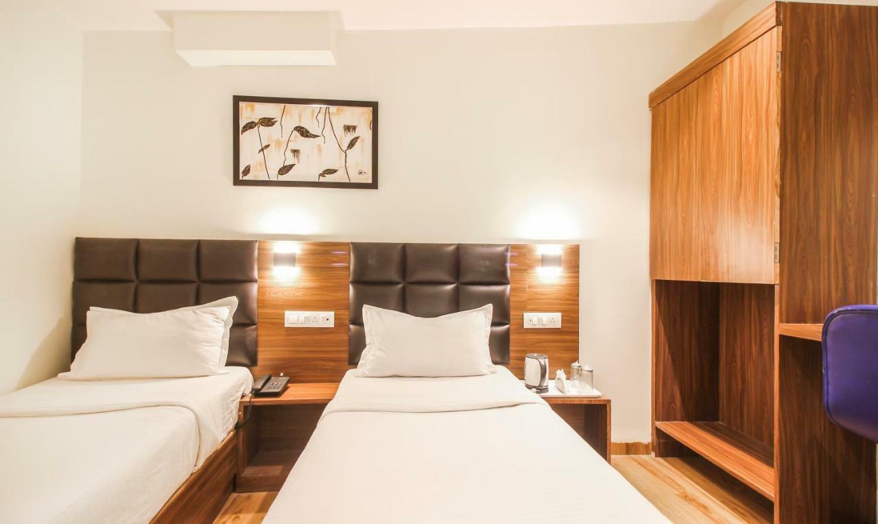 Deluxe Residency Hotel