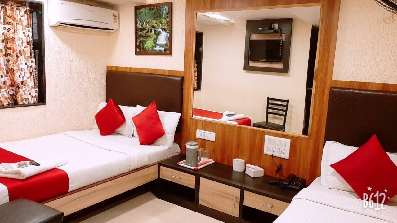 Hotel Happyland 3*