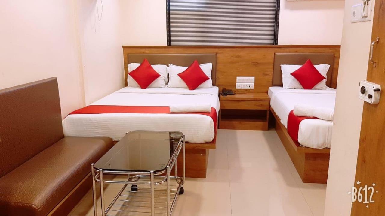 Happyland Hotel 3*