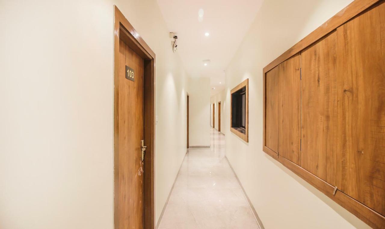 Deluxe Residency Hotel