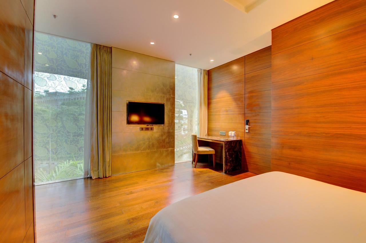 Hotel Niranta Transit Airport - At Arrivals Bombaim