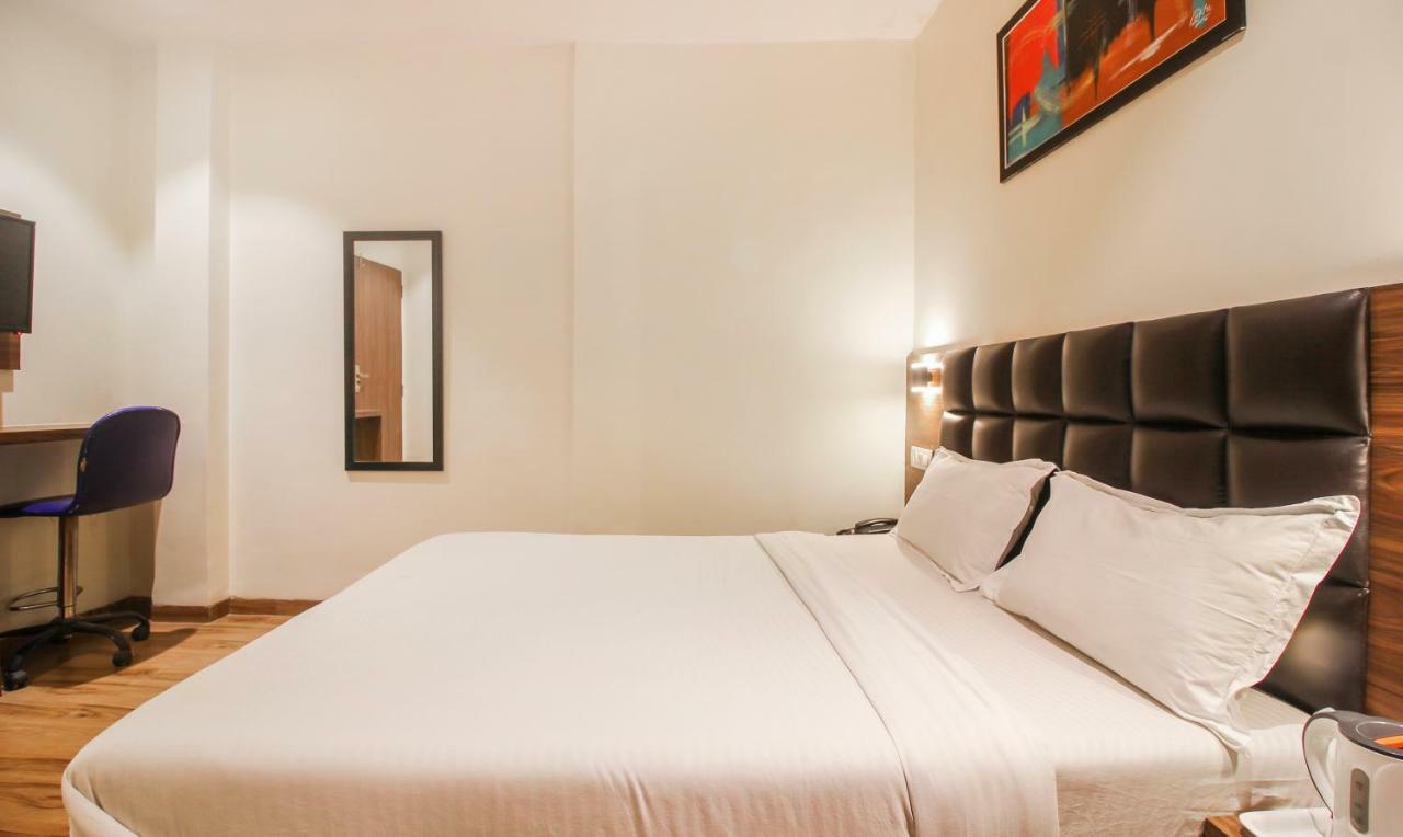 Deluxe Residency Hotel 3*