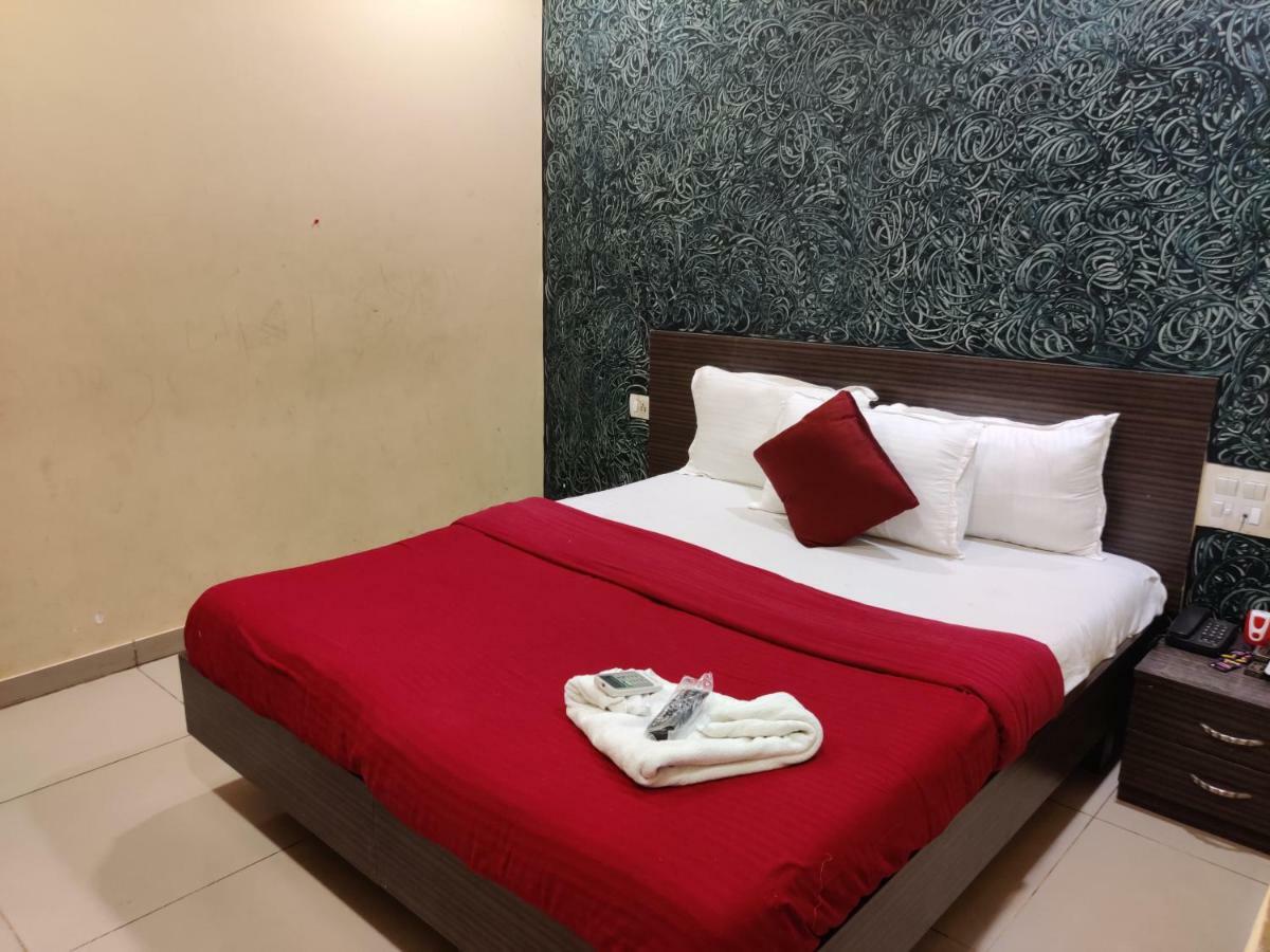 Hotel O Golden Sagar